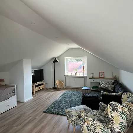 Sonnige Dachgeschosswohnung Niederdorla